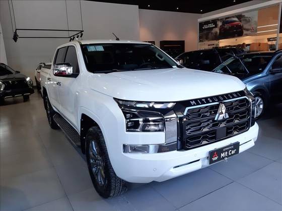 MITSUBISHI TRITON 2.4 BITURBO DIESEL CD HPE-S 4X4 AUTOMÁTICO